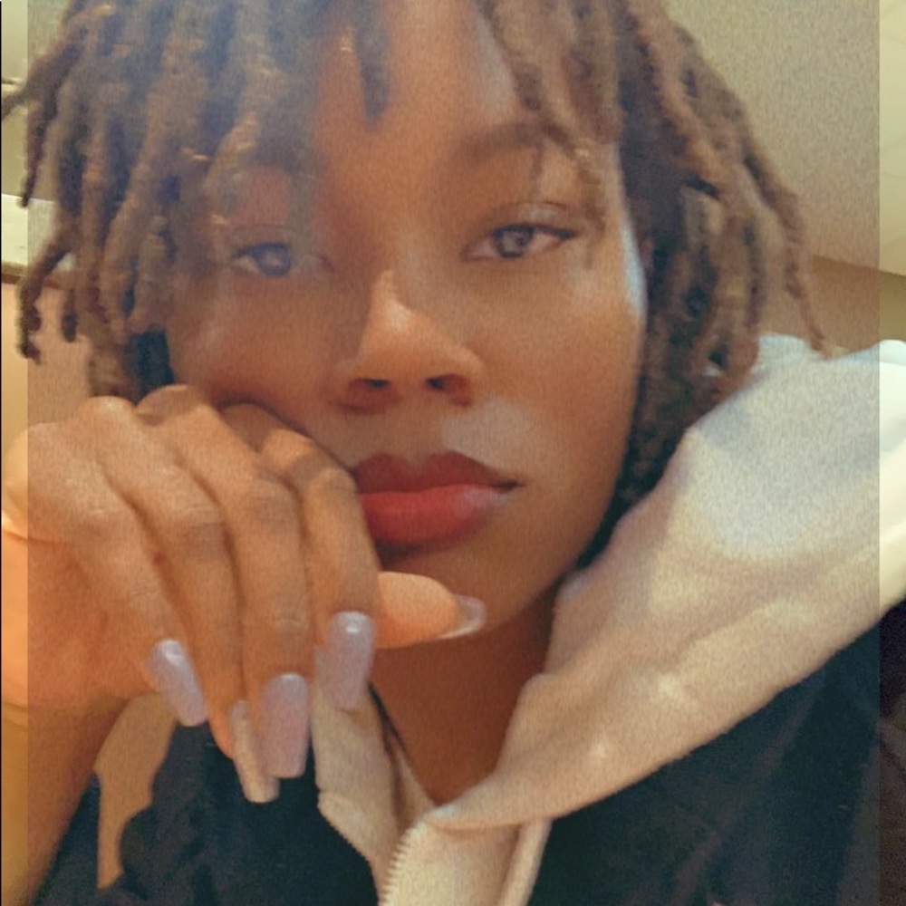 Meet your Posher, Tytrice